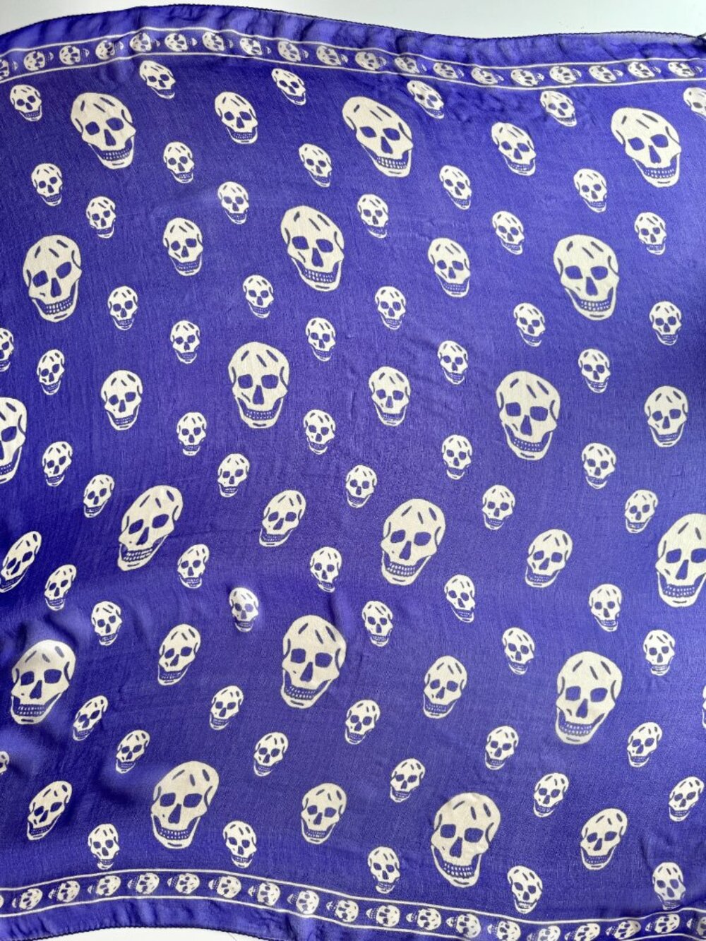 ALEXANDER MCQUEEN Skull Motif Purple Silk Chiffon Large Square Scarf - Picture 2 of 14